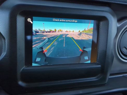 Used 2022 Jeep Gladiator Willys image 18