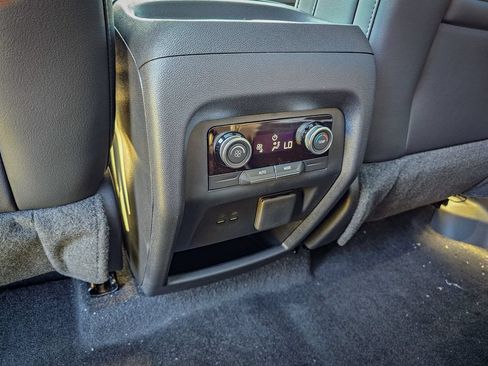 New 2027 Buick Enclave Preferred w/ Power Package AWD/4WD image 34