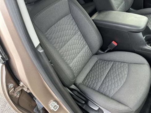 Used 2019 Chevrolet Equinox LT w/ Driver Convenience Package AWD/4WD image 26