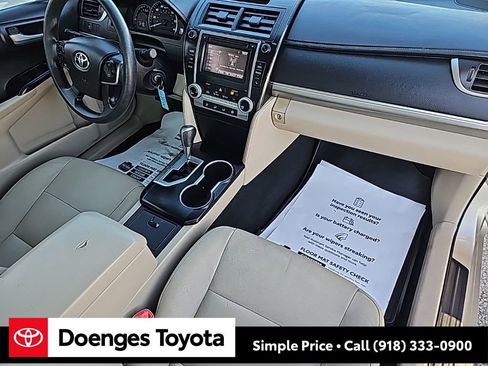 Used 2014 Toyota Camry LE image 19