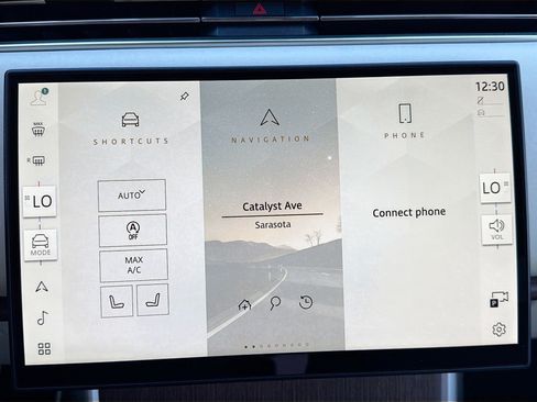 New 2025 Land Rover Range Rover SE image 25