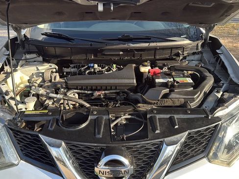 Used 2015 Nissan Rogue S image 11