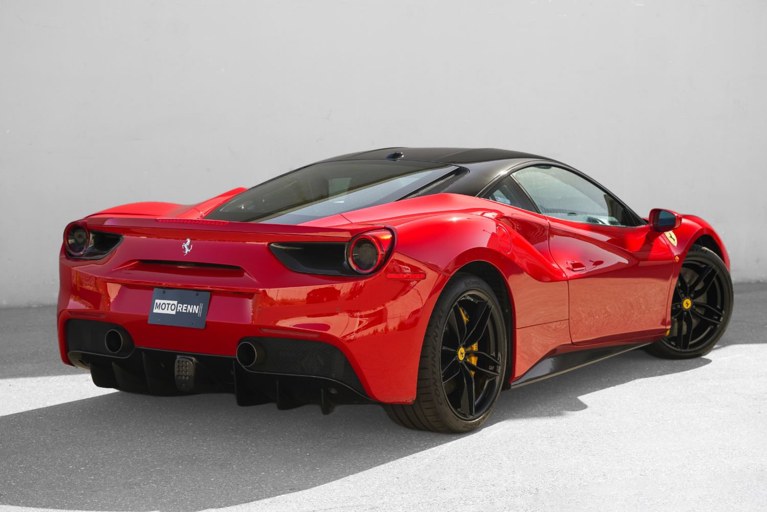 Used 2016 Ferrari 488 GTB RWD image 3
