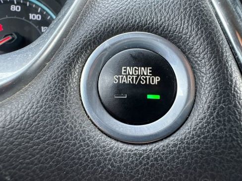 Used 2020 Chevrolet Traverse RS image 36