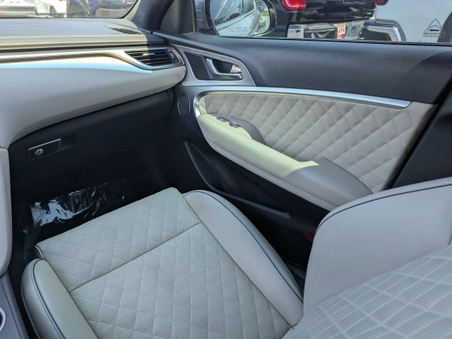 Used 2022 Genesis G70 3.3T RWD image 17