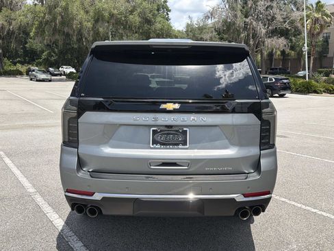 Used 2025 Chevrolet Suburban Premier RWD image 5