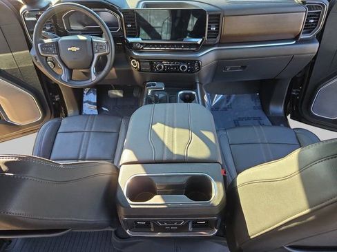 Used 2024 Chevrolet Silverado 1500 High Country image 9