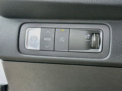 Used 2025 Chevrolet Traverse LT w/ Driver Confidence Package FWD image 27