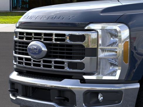 New 2025 Ford F350 XLT w/ 360-Degree Camera Package image 17