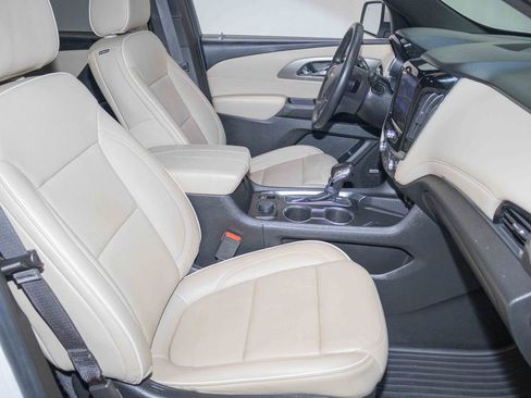 Used 2022 Chevrolet Traverse Premier image 8