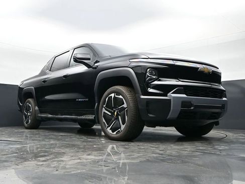 New 2026 Chevrolet Silverado EV LT AWD/4WD image 42