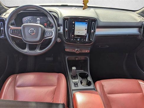 Used 2019 Volvo XC40 T5 Momentum AWD/4WD image 16