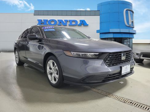 Certified 2025 Honda Accord LX image 32