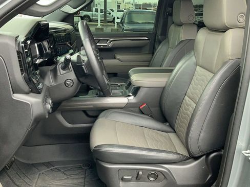 Used 2023 Chevrolet Silverado 1500 ZR2 w/ Technology Package image 15