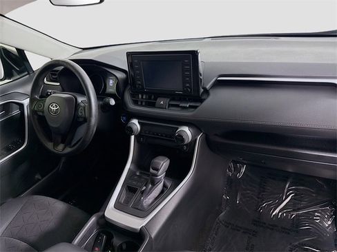 Certified 2021 Toyota RAV4 XLE image 27
