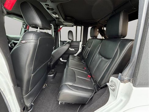 Used 2016 Jeep Wrangler Unlimited Rubicon AWD/4WD image 30