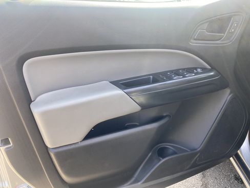 Used 2018 Chevrolet Colorado W/T w/ WT Convenience Package RWD image 14