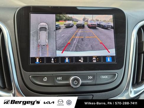 Used 2022 Chevrolet Equinox LT AWD/4WD image 18