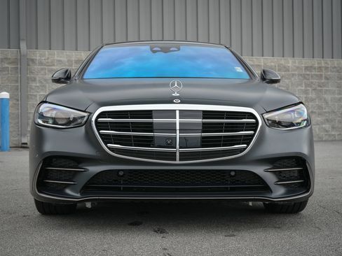 Used 2023 Mercedes-Benz S 580e 4MATIC Sedan w/ AMG Line image 7