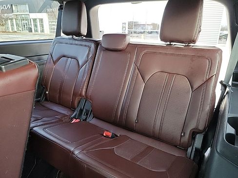 Used 2023 Ford Expedition Max Limited image 15