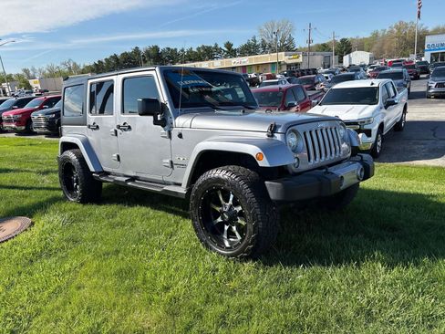 Used 2017 Jeep Wrangler Unlimited Sahara w/ Connectivity Group image 1