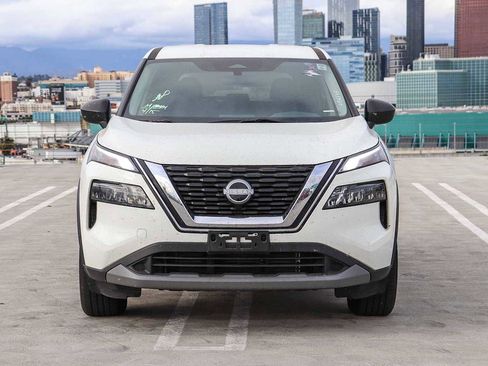 Used 2023 Nissan Rogue S AWD/4WD image 2