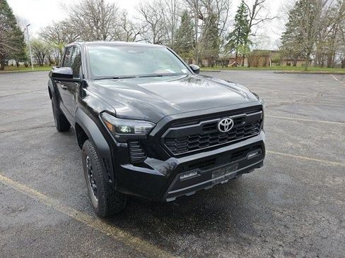 Used 2024 Toyota Tacoma TRD Off-Road image 8