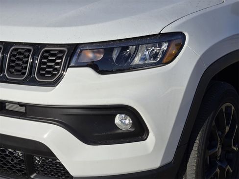New 2026 Jeep Compass Latitude image 8