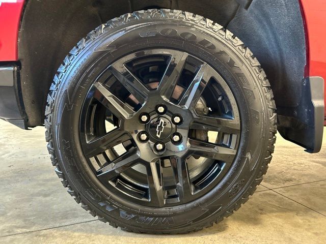Used 2022 Chevrolet Silverado 1500 LT Trail Boss w/ Convenience Package II AWD/4WD image 10
