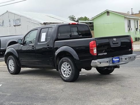 Used 2015 Nissan Frontier SV w/ SV Value Truck Package RWD image 10