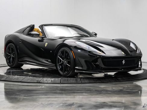Used 2022 Ferrari 812 GTS RWD image 30