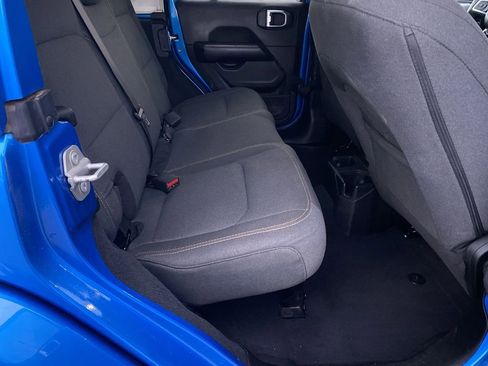 Used 2024 Jeep Wrangler Sahara image 28