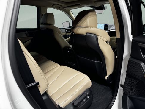 Certified 2025 Acura MDX SH-AWD image 12