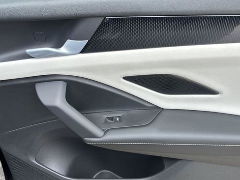 New 2026 Volkswagen Tiguan SE AWD/4WD image 15