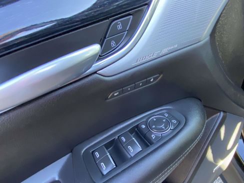 Used 2025 Cadillac XT5 Premium Luxury image 9