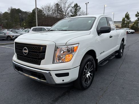 Used 2024 Nissan Titan SV w/ Accessory Utility Package image 3