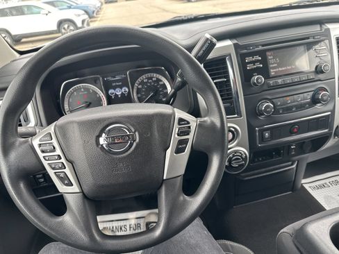 Used 2017 Nissan Titan SV AWD/4WD image 42