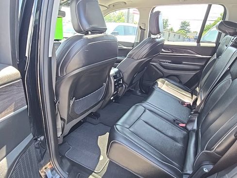 Certified 2023 Jeep Grand Cherokee Limited AWD/4WD image 13