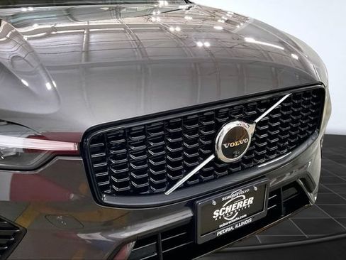 Certified 2024 Volvo XC60 B5 Plus w/ Protection Package Premier AWD/4WD image 31