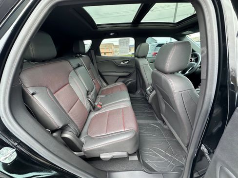 Used 2022 Chevrolet Blazer RS w/ Enhanced Convenience Package image 16