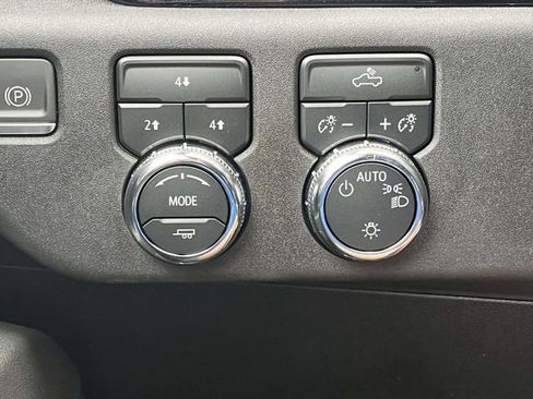 Used 2024 GMC Sierra 3500 SLE w/ Remote Start Package AWD/4WD image 30