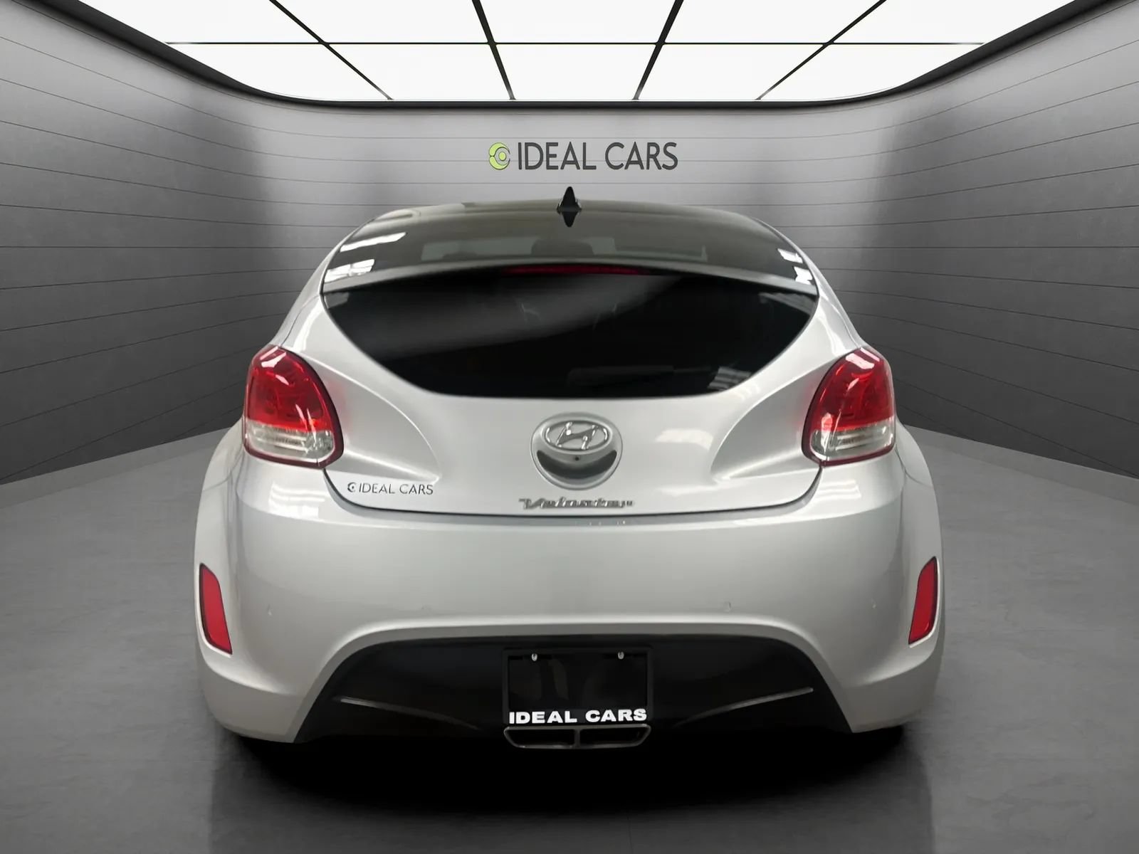 Used 2016 Hyundai Veloster w/ Option Group 03 FWD image 6