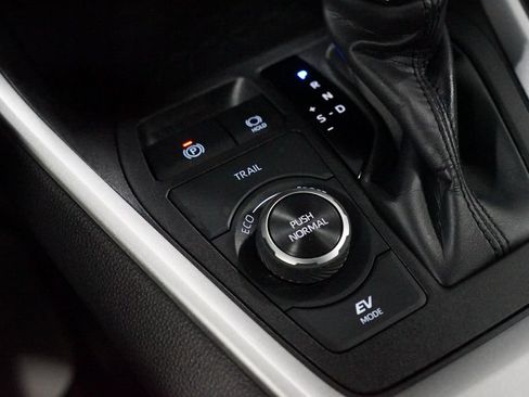 Certified 2024 Toyota RAV4 LE AWD/4WD image 22