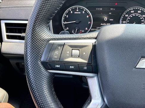Used 2023 Mitsubishi Outlander SE Black Edition FWD image 10