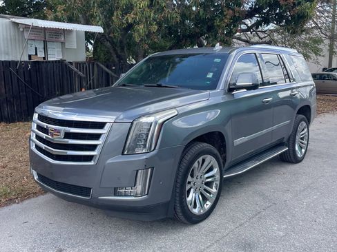 Used 2019 Cadillac Escalade 2WD w/ LPO, Radiant Package image 1