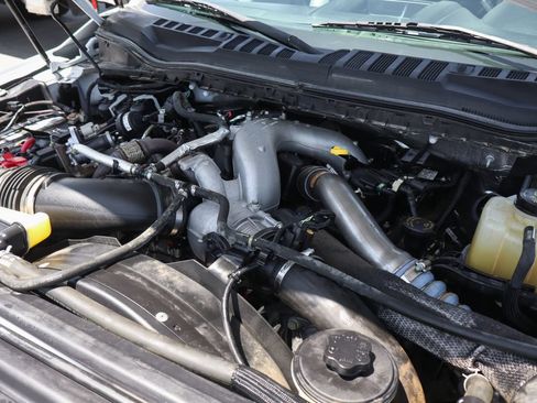 Used 2020 Ford F550 2WD Regular Cab Super Duty image 15