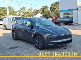 Used 2026 Tesla Model Y 2WD video 1