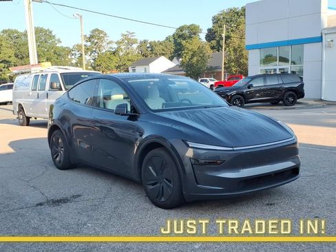 Used 2026 Tesla Model Y 2WD image 1
