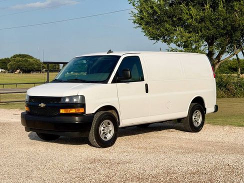 Used 2021 Chevrolet Express 2500 w/ Driver Convenience Package RWD image 2