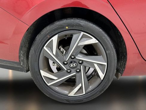 Certified 2024 Hyundai Elantra Limited FWD image 9